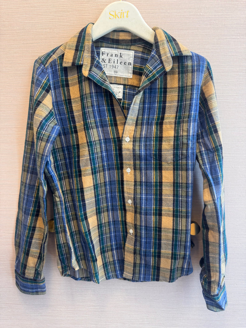 FRANK & EILEEN TAILORED BUTTON UP SHIRT