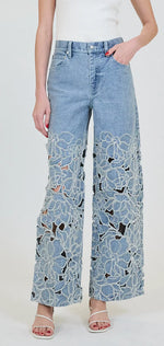 Betty Straight Leg Jean (10118567100721)